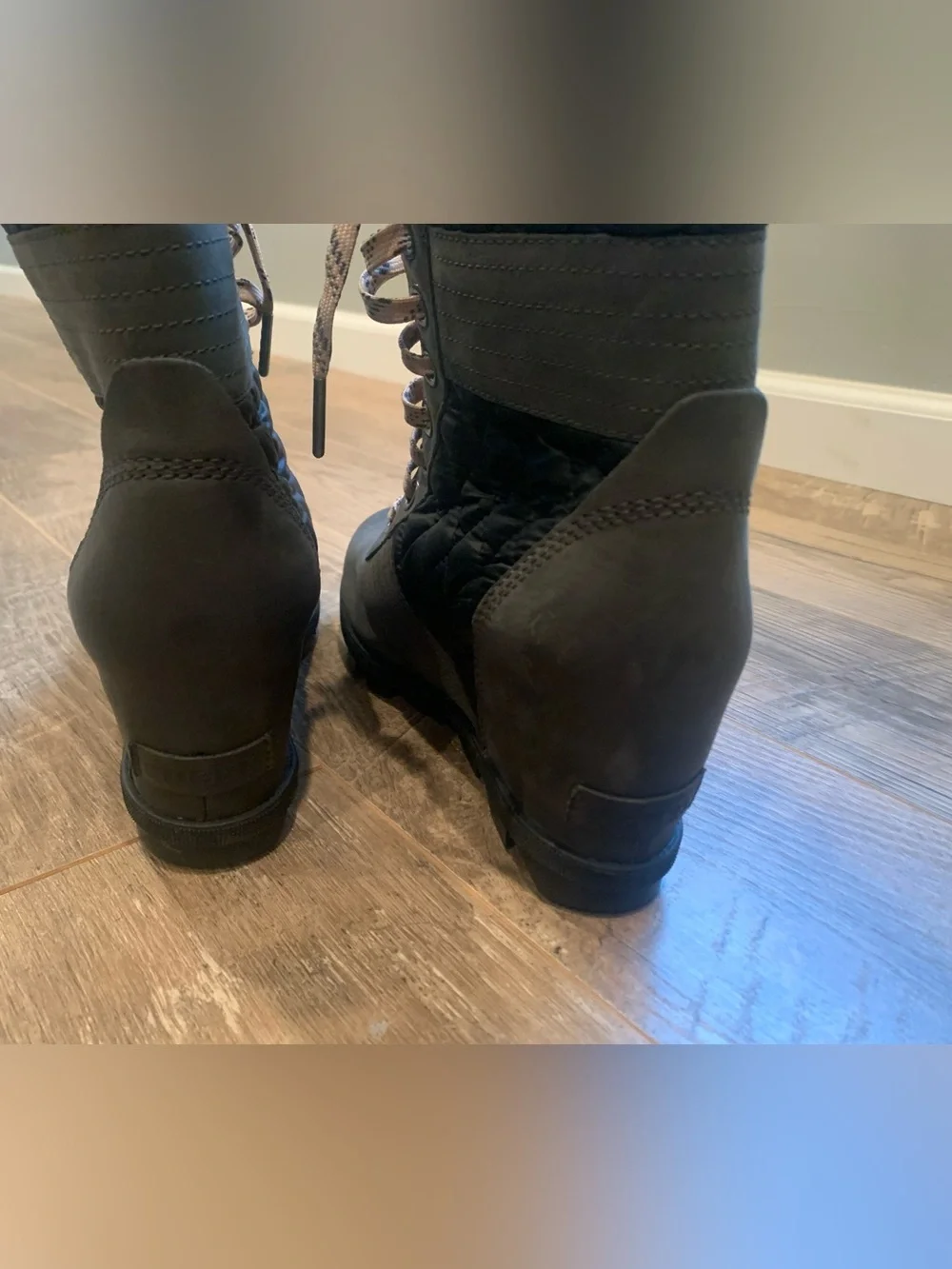 SOREL Lexie Army Green Leather Lace Up Wedge Ankle Boots Women's Size 9.5